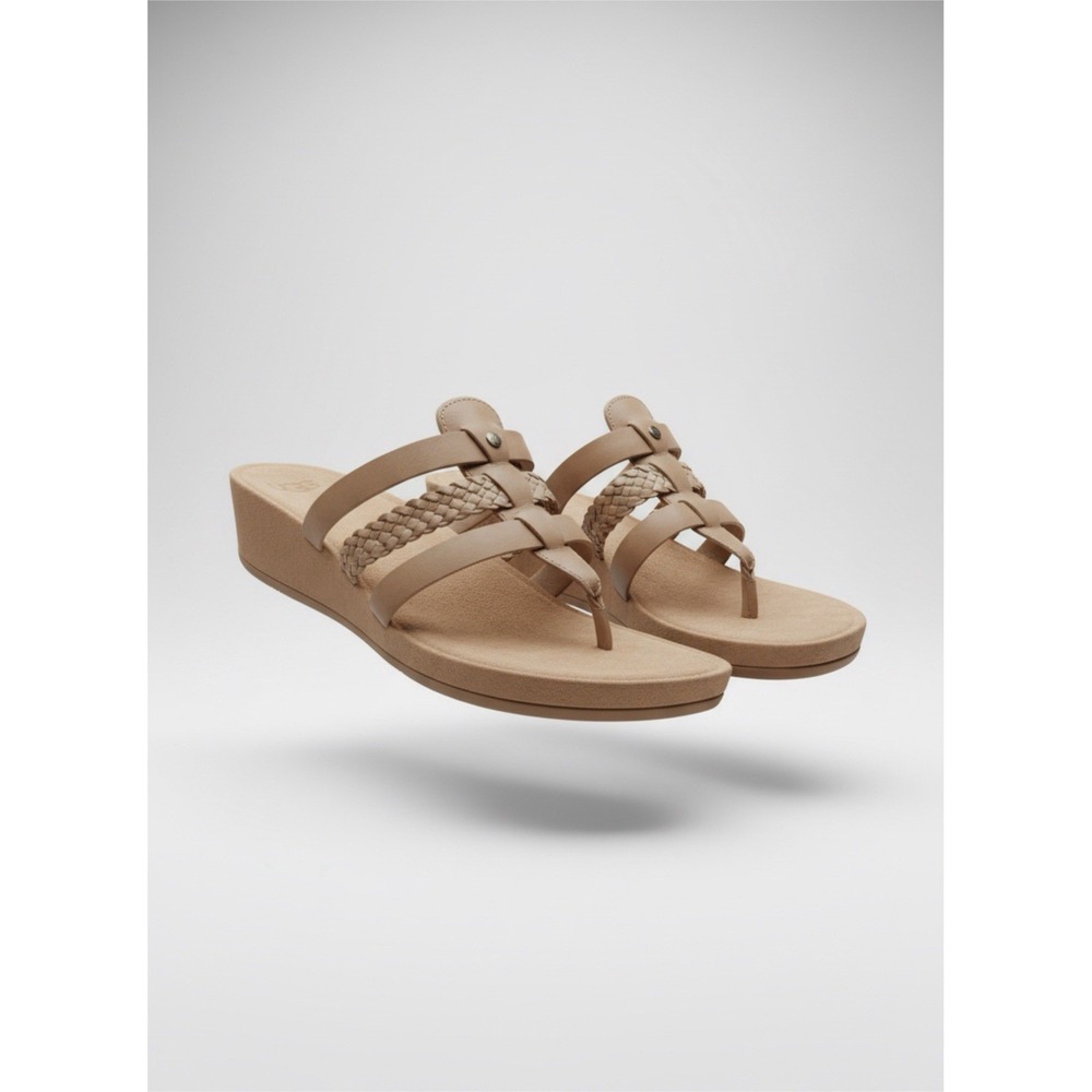 UGG Wedge Sandals Womens 8 Tan Leather Braided Metallic Cork Excellent Strappy